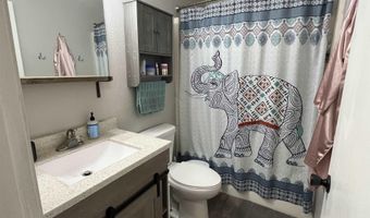 105 S 6th St, Albia, IA 52531