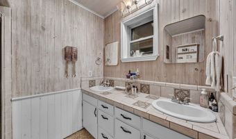 212 Circle Dr, Alvarado, TX 76009