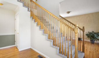 16 Summit Rd, Bedford, NH 03110