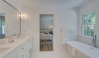 3 Tyler Point Rd, Barrington, RI 02806