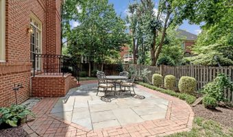 4831 26TH St N, Arlington, VA 22207