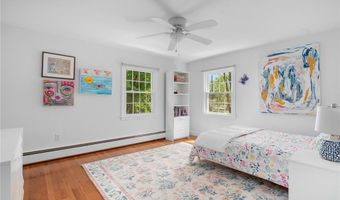 27 Christine Dr, Barrington, RI 02806