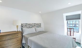 41 Third St, Newport, RI 02840