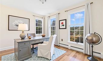 18 JH Dwyer Dr, Middletown, RI 02842