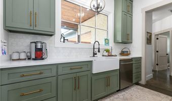 1100 Foxtrap Rd, Axis, AL 36505