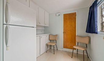 9 Willow St, Auburn, ME 04210