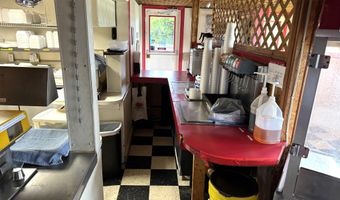 1601 E Church St, Aurora, MO 65605