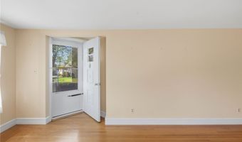 15 Valley View Dr, Cumberland, RI 02864