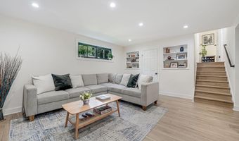3662 VACATION Ln, Arlington, VA 22207
