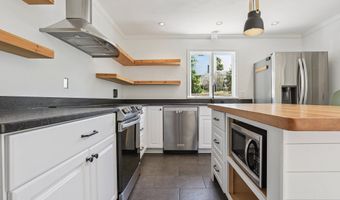 20 School St, Stonington, CT 06355