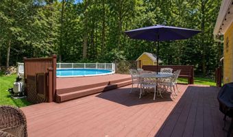189 Wolf Rock Rd, Exeter, RI 02822
