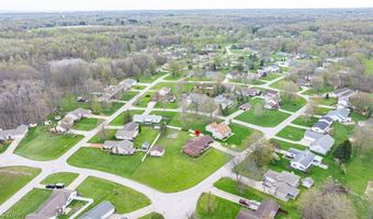 1584 Hemlock Dr, Ashtabula, OH 44004