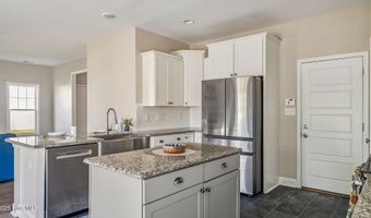 1141 Yellowwood Dr, Aberdeen, NC 28315