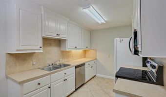 200 Woodgreen Dr #2, Madison, MS 39110