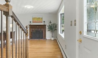 41 Tercentennial Dr, Billerica, MA 01821