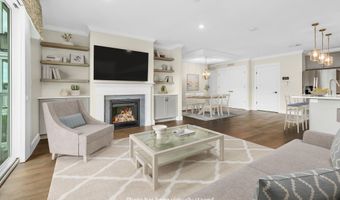 7 Longview Dr 105, Atkinson, NH 03811