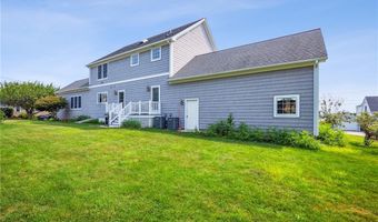 18 Anawan Ave, Narragansett, RI 02882