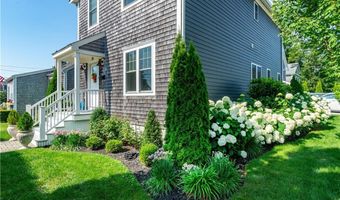 19 Eustis Ave, Newport, RI 02840