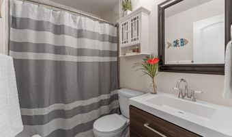 140 UWAPO Rd 58-204, Kihei, HI 96753