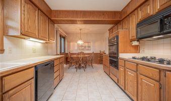 950 Kirwan Dr, Austintown, OH 44515
