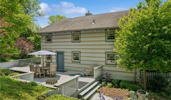 24 McCullough Hill Rd, Amity, PA 15311