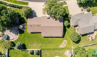 412 E Meadowlark Cir, Brandon, SD 57005