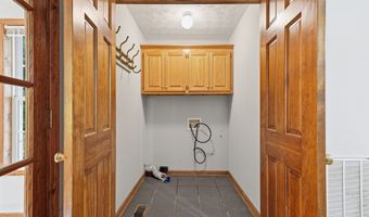 176 Big Oak Tree Rd NW, Adairsville, GA 30103