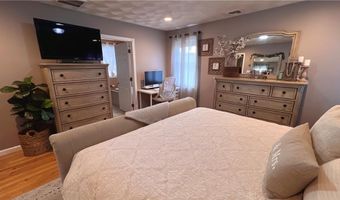 41 Follett St, East Providence, RI 02914