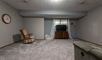 1016 Daniels St, Aurora, MO 65605