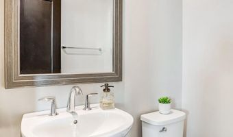 43404 FIFEVILLE Sq, Ashburn, VA 20148