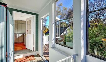 93 Narragansett Ave, East Providence, RI 02915