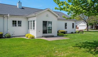 923 W WINDTREE Dr, Appleton, WI 54914