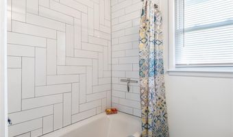 814 Indiana St, Baldwin City, KS 66006