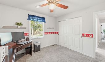 180 Spring Oaks Dr, Ballwin, MO 63011