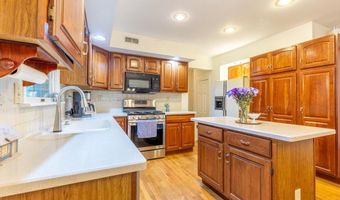 331 SHERINGHAM Dr, Hockessin, DE 19707