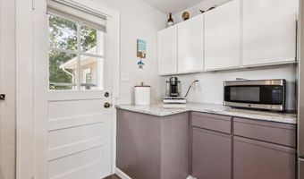 77 Drift Rd, Belford, NJ 07718