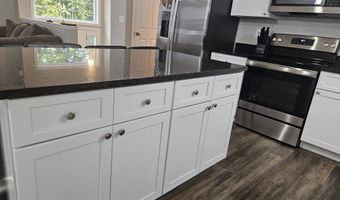 792 Cottage St, Athol, MA 01331