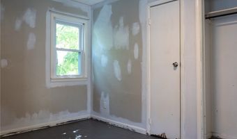 353 Gibbs Rd, Akron, OH 44312