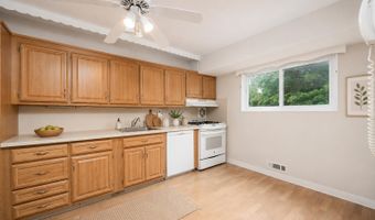 540 Sherman Ave, Belford, NJ 07718