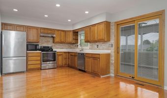 13 CARRIAGE WALK Ct, Baltimore, MD 21234