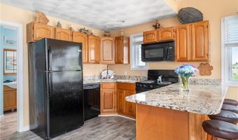 64 Burnside Ave, Narragansett, RI 02882