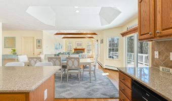 232 Griffiths Pond Rd, Brewster, MA 02631