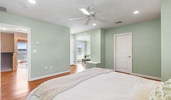 15 Shore Dr, Barrington, RI 02806