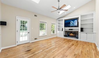 13 Victorian Woods Dr, Atlantic Highlands, NJ 07716