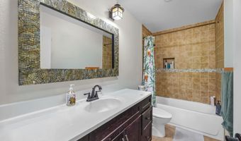 15 KULANIHAKOI St 15E, Kihei, HI 96753