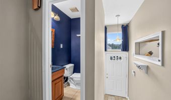 405 Timber Ln 405, Canton, CT 06019