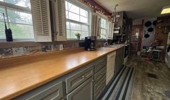 7 Howard Siding Ln, Abbot, ME 04406