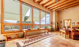 100 Lobo Ranch Rd, Arroyo Hondo, NM 87513