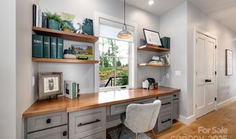17 Elk Trl, Asheville, NC 28804