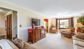 288 W Maplemere Rd, Amherst, NY 14221